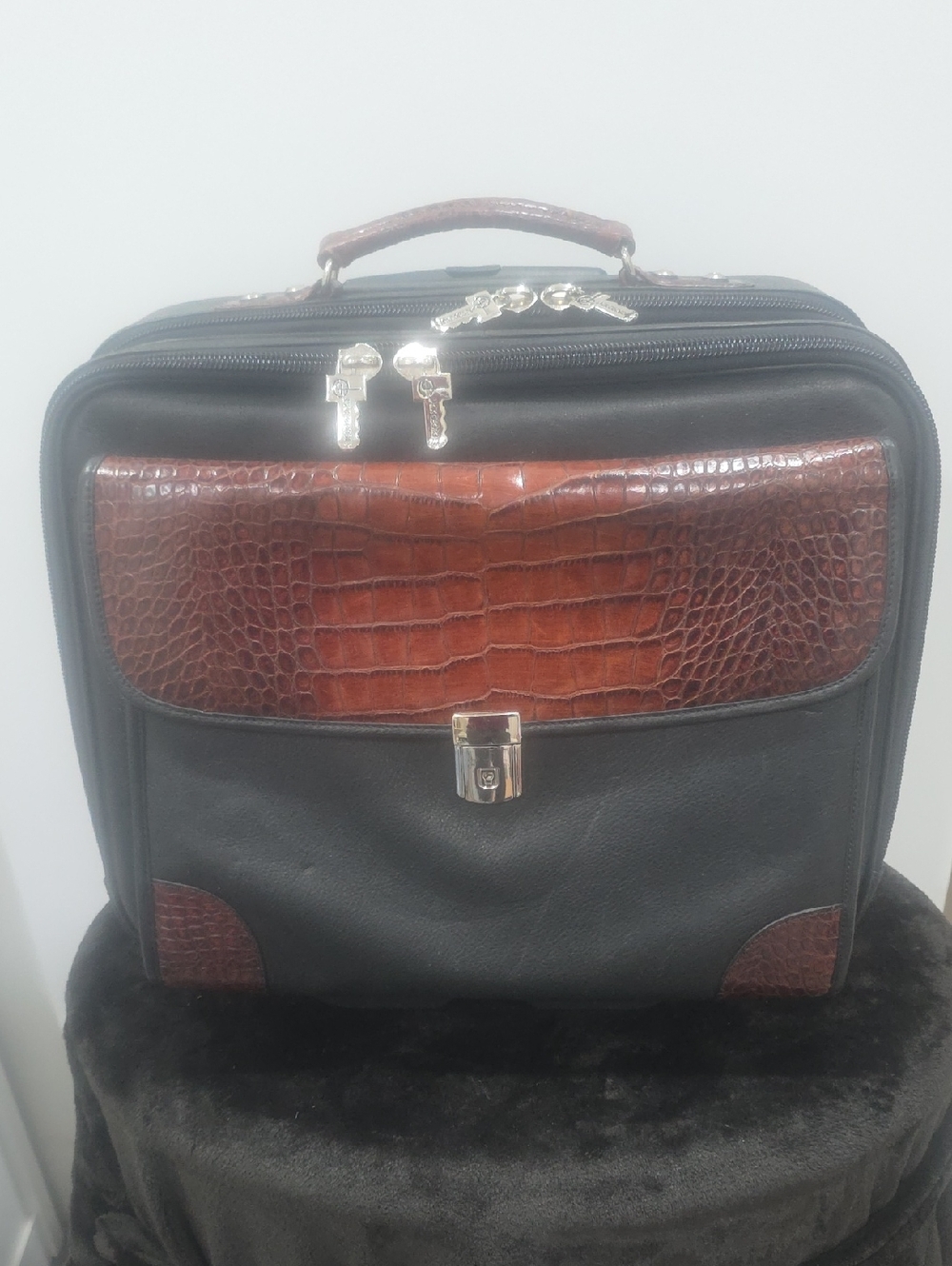 Jack Georges Venezia Veronica Black & Brown Executive Leather Rolling Briefcase